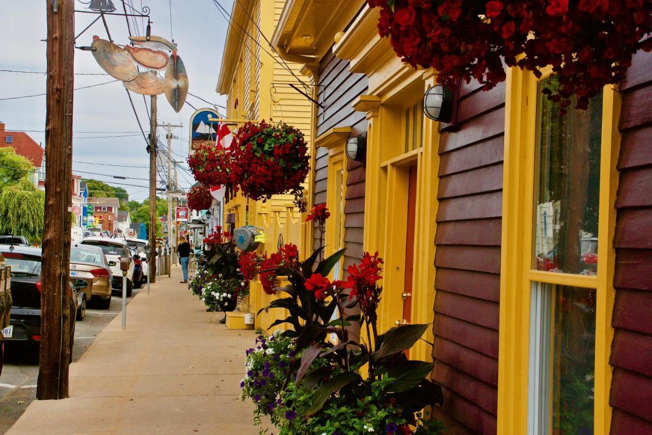 Rum Runner Inn Lunenburg Esterno foto