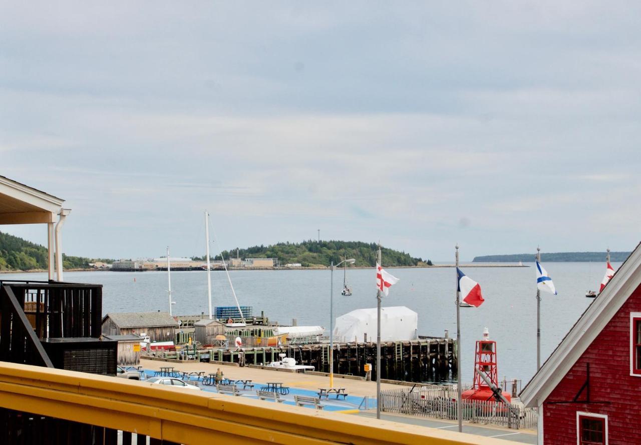 Rum Runner Inn Lunenburg Esterno foto